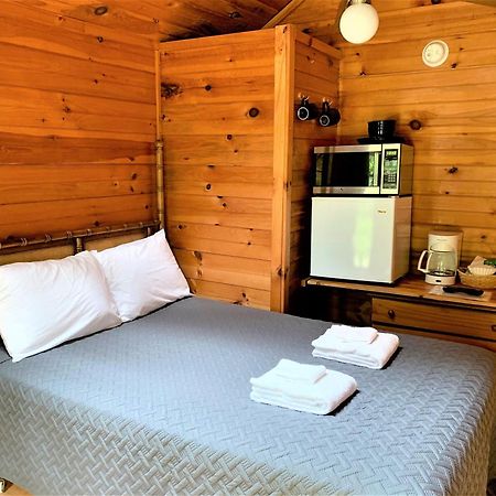 Pine Crest Motel & Cabins Barton Zimmer foto